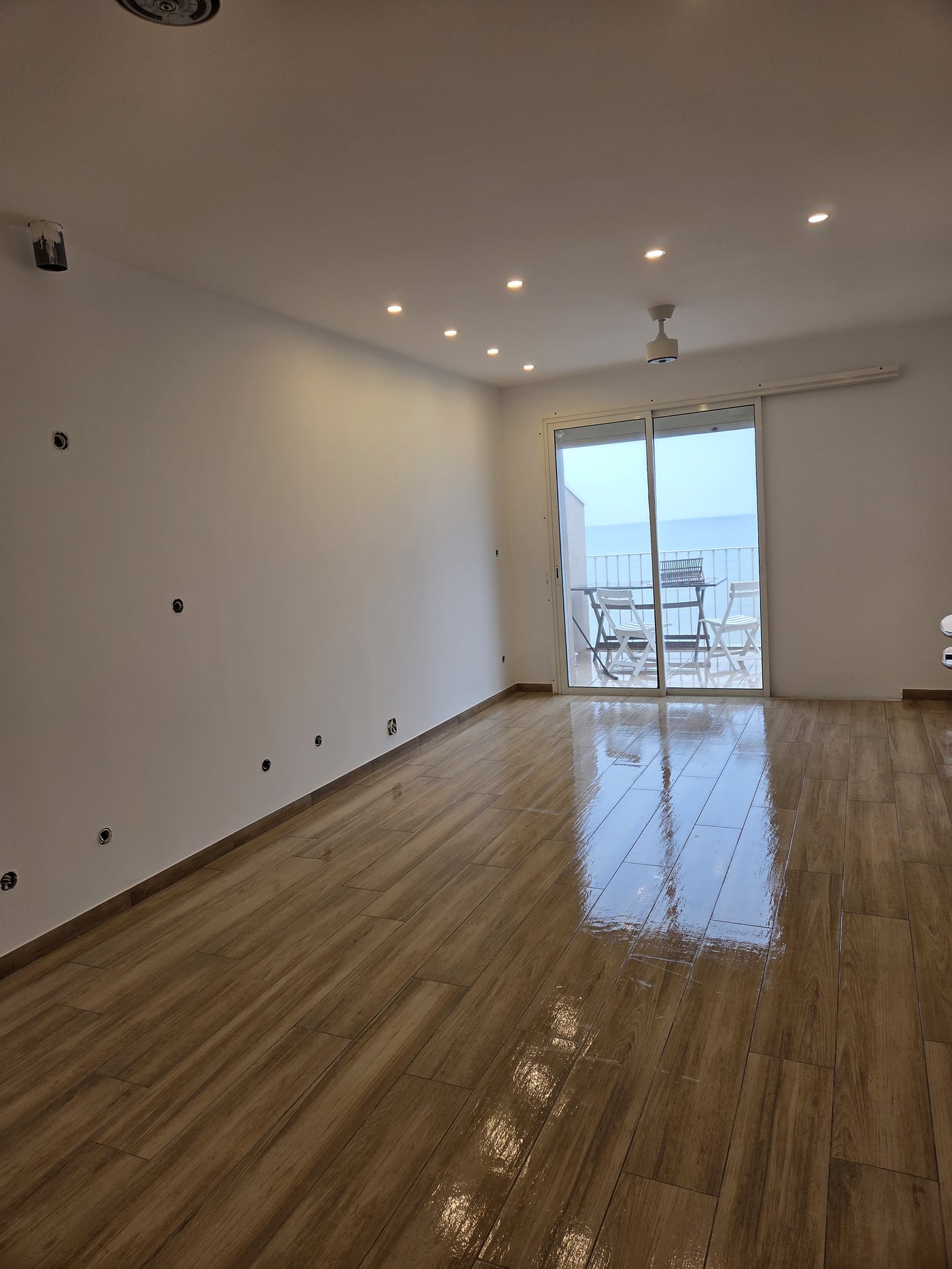 Appartement Bandol · salon fini, vue mer