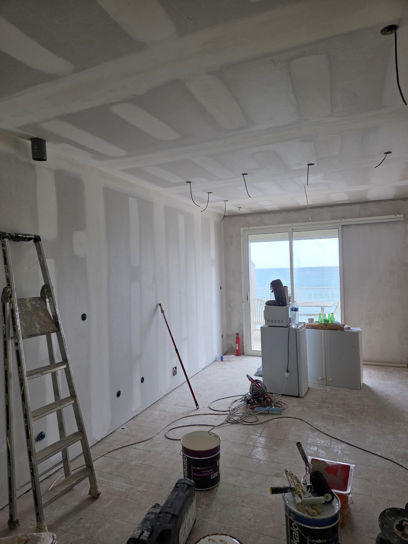 Appartement Bandol · salon en cours de plaquisterie